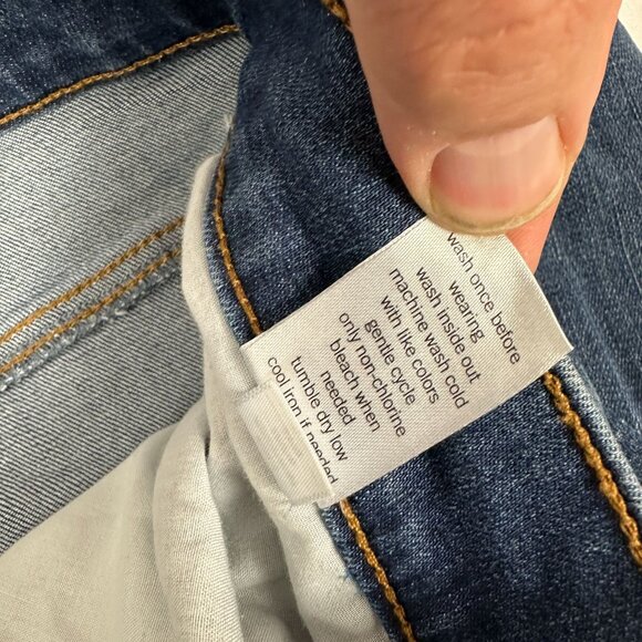 SO High Rise Mom Jeans Distressed Ripped Knees Blue Denim Size 5/27 - Picture 5 of 7